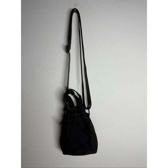 NWT Alo Yoga Crossbody Bucket Bag Black - Picture 14 of 14